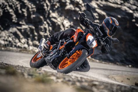 Duke 390 top speed