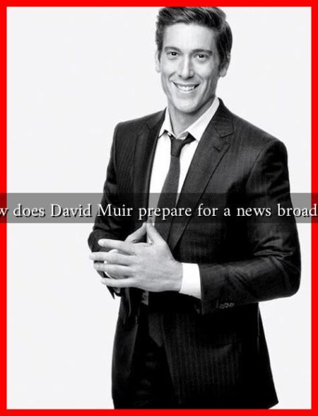 How does David Muir prepare for a news broadcast