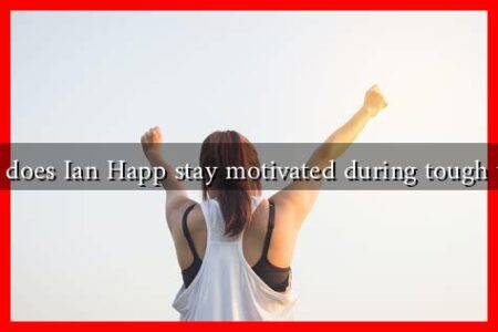 How does Ian Happ stay motivated during tough times
