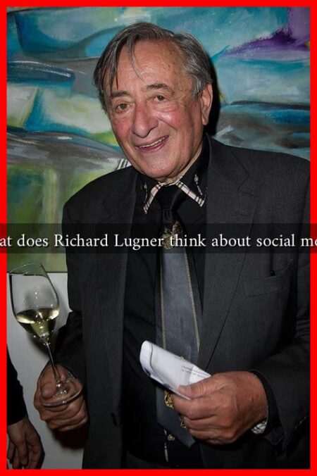 What does Richard Lugner think about social media