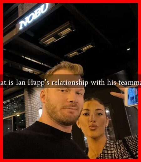What is Ian Happ's relationship with his teammates